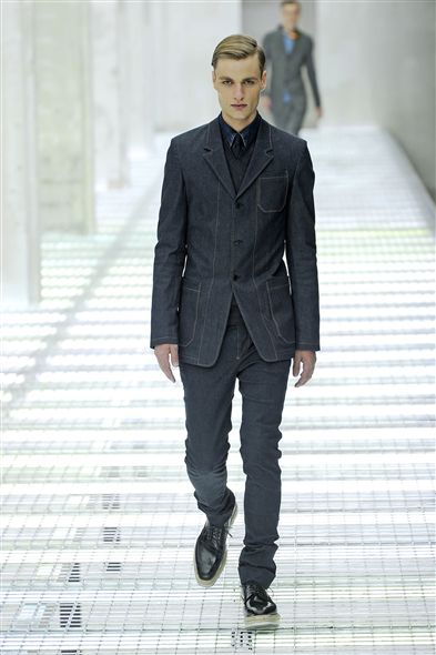 Prada's 3-Button Suit | MENSWEAR